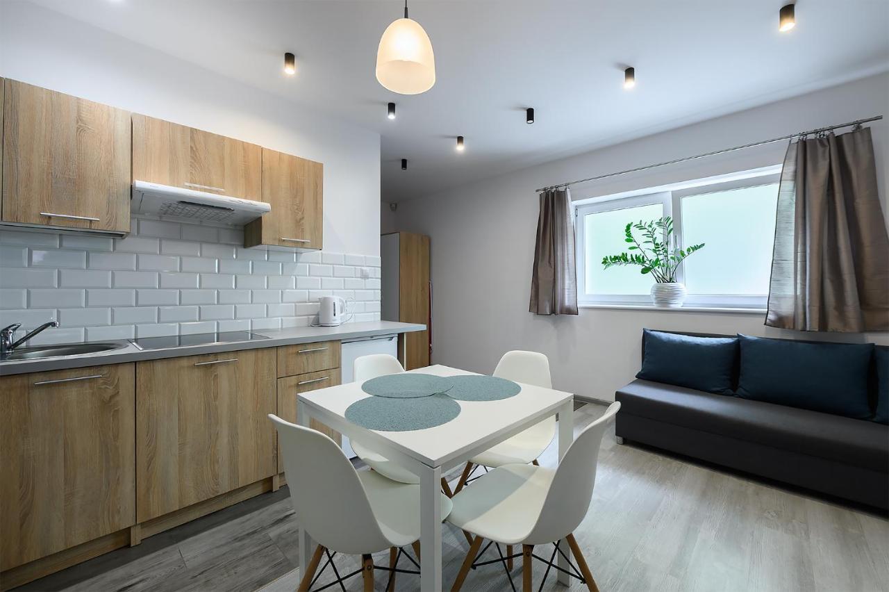 Port-Lodz Apartment By Pinpoint Exterior foto